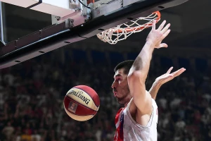 Odlična partija Luke Mitrovića i čelična odbrana ''armejaca''